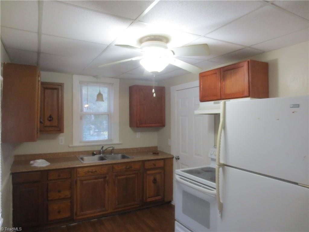 1413 Cook Street High Point, NC 27262 - Photo 8 of 13