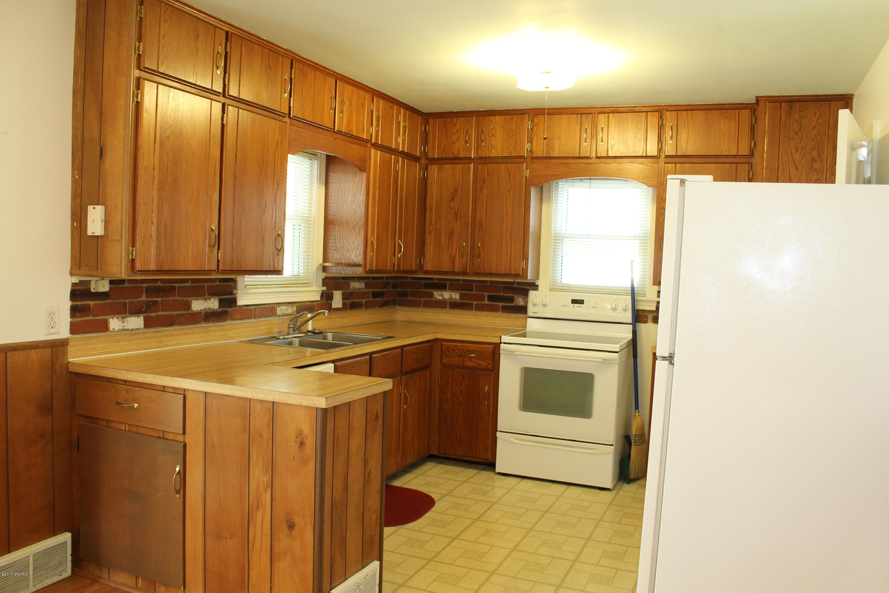 2013 Paddington Road Kalamazoo, MI 49001 - Photo 22 of 43 IMG_8717