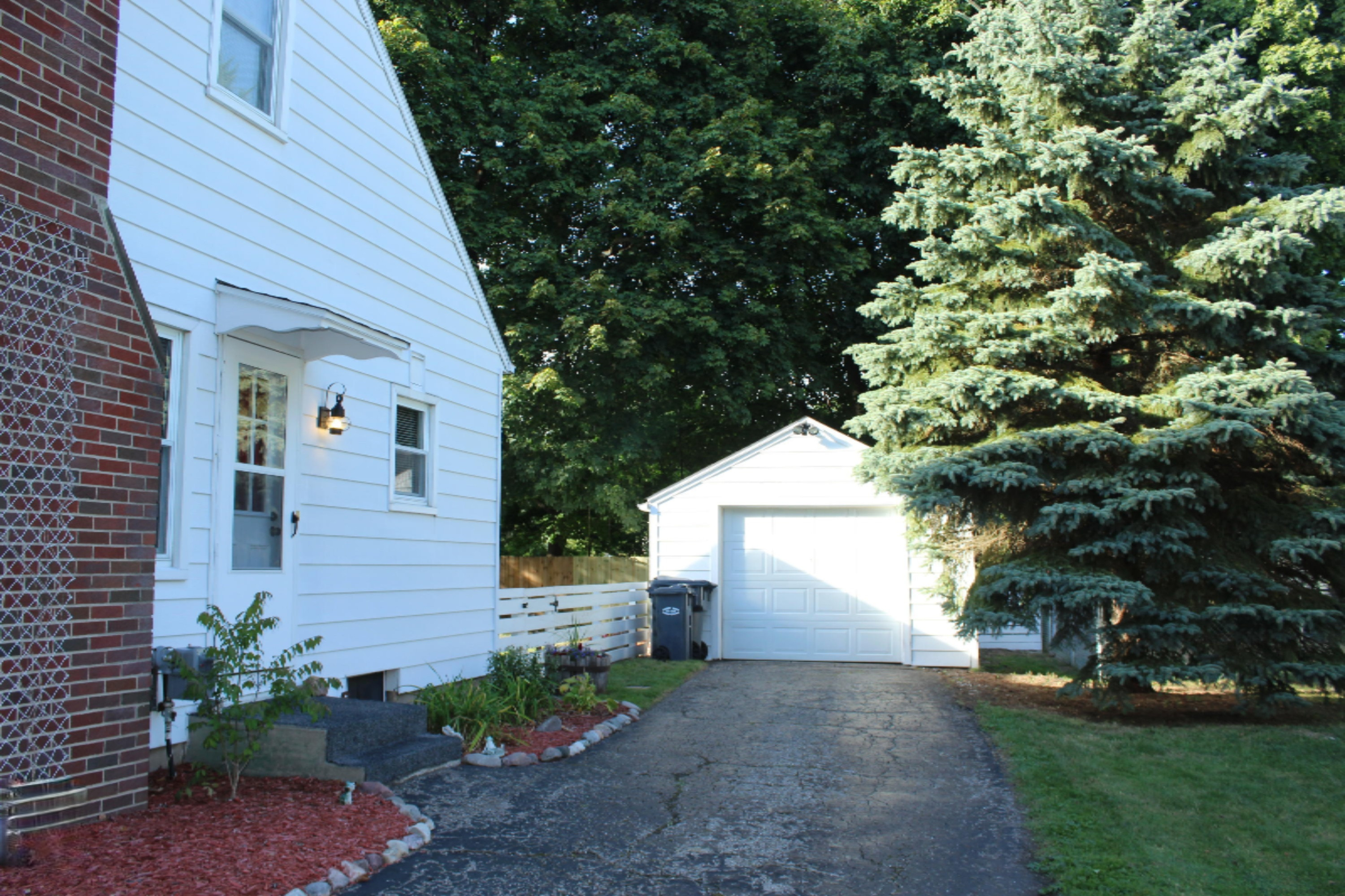 2013 Paddington Road Kalamazoo, MI 49001 - Photo 4 of 43 IMG_8752