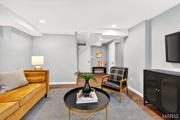 $2,995 | 945 Liggett Avenue, Crestwood, MO 63126