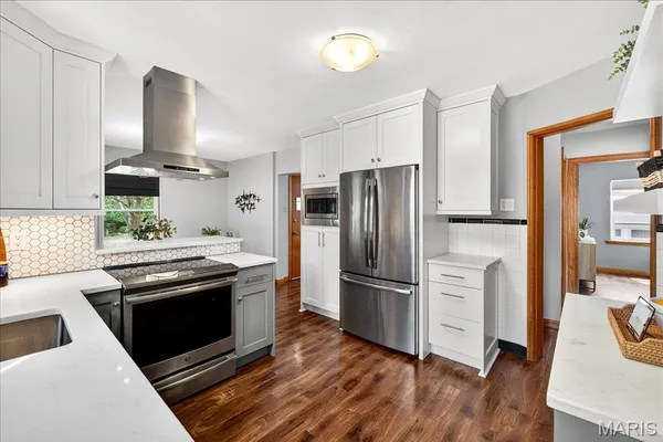 $2,995 | 945 Liggett Avenue, Crestwood, MO 63126