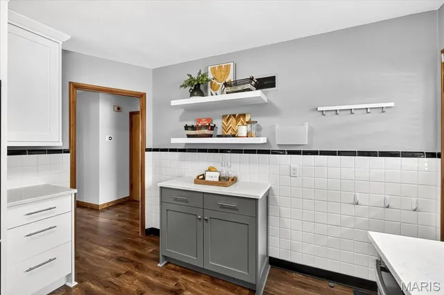 $3,200 | 945 Liggett Avenue, Crestwood, MO 63126