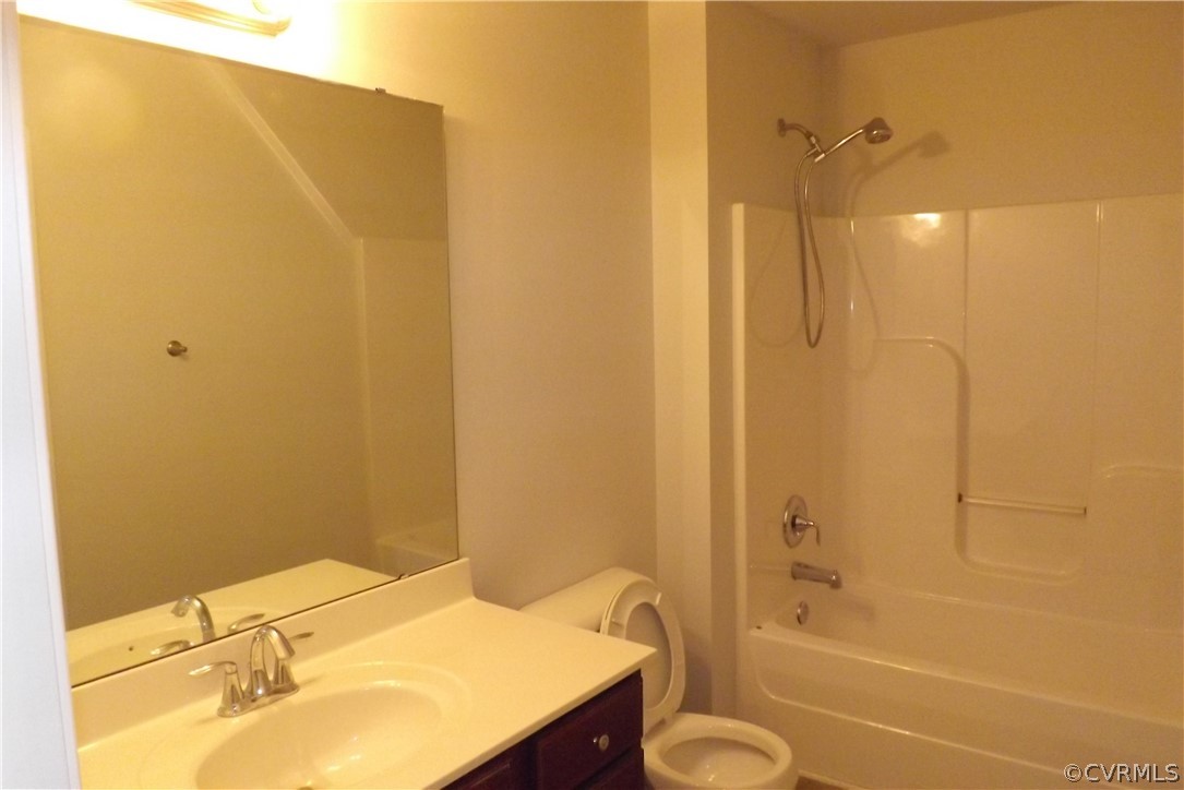4223 Cameron Road Hopewell, VA 23860 - Photo 15 of 19 Upstairs hall bath.