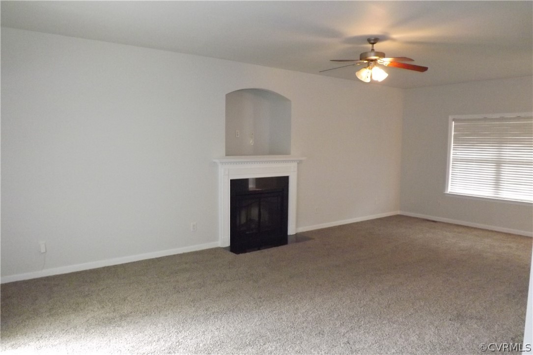 4223 Cameron Road Hopewell, VA 23860 - Photo 3 of 19 NEW CARPET NEW PAINT