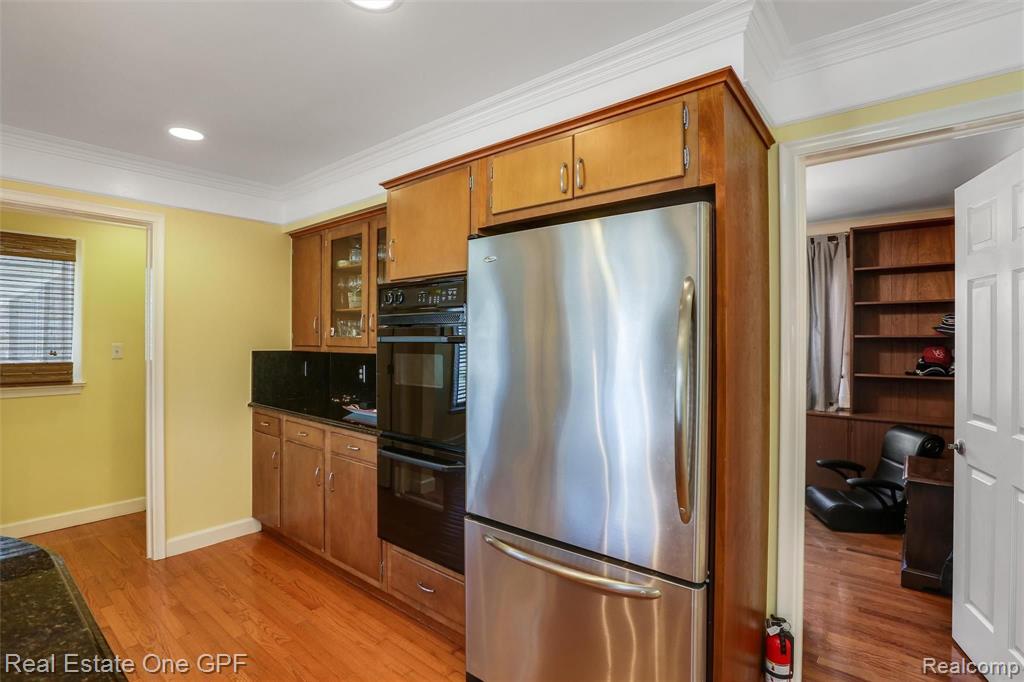 470 Cook Road Grosse Pointe Woods, MI 48236 - Photo 15 of 47