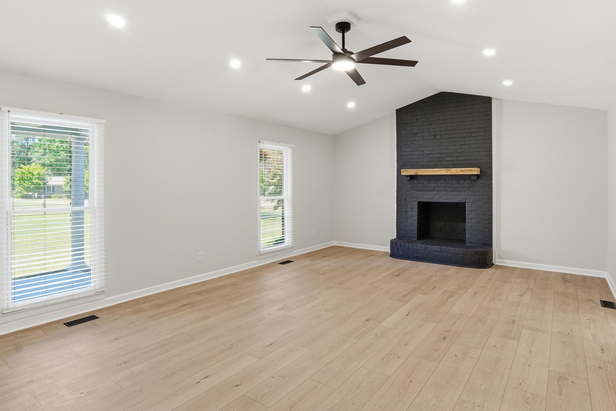 327 Bunch Ford Road Holly Hill, SC 29059 - Photo 12 of 57 Living Area 2