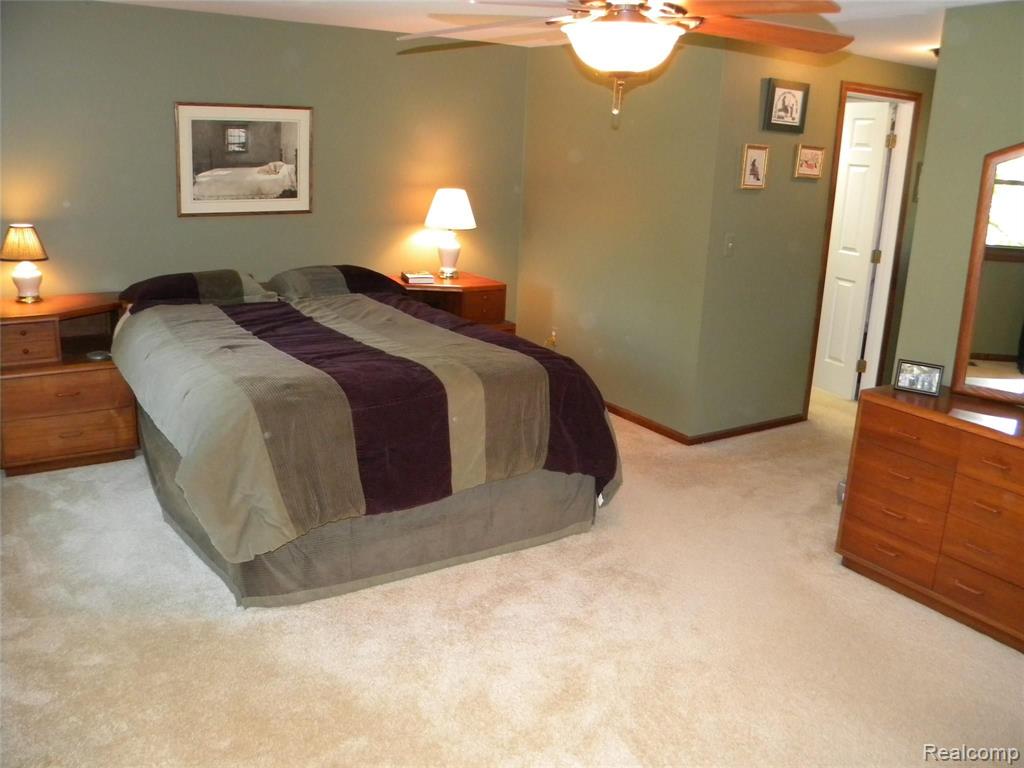 3715 Hazelton Avenue Rochester Hills, MI 48307 - Photo 26 of 52