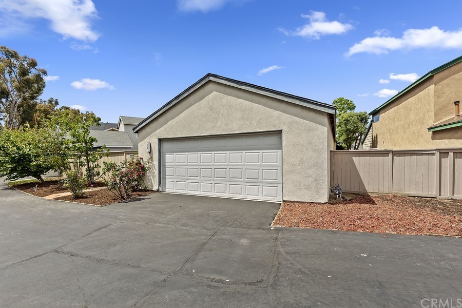 20 Wildwheat Irvine, CA 92614 - Photo 27 of 29 a view of backyard of house