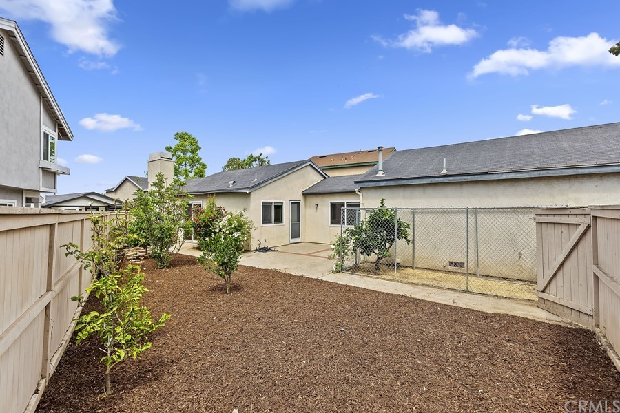 20 Wildwheat Irvine, CA 92614 - Photo 6 of 29 a view of a house with a patio