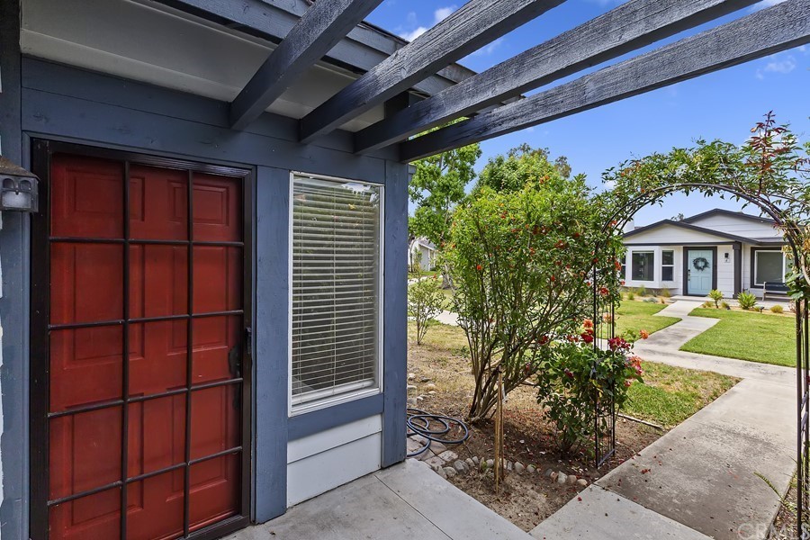 20 Wildwheat Irvine, CA 92614 - Photo 7 of 29 a front view of house with a garden