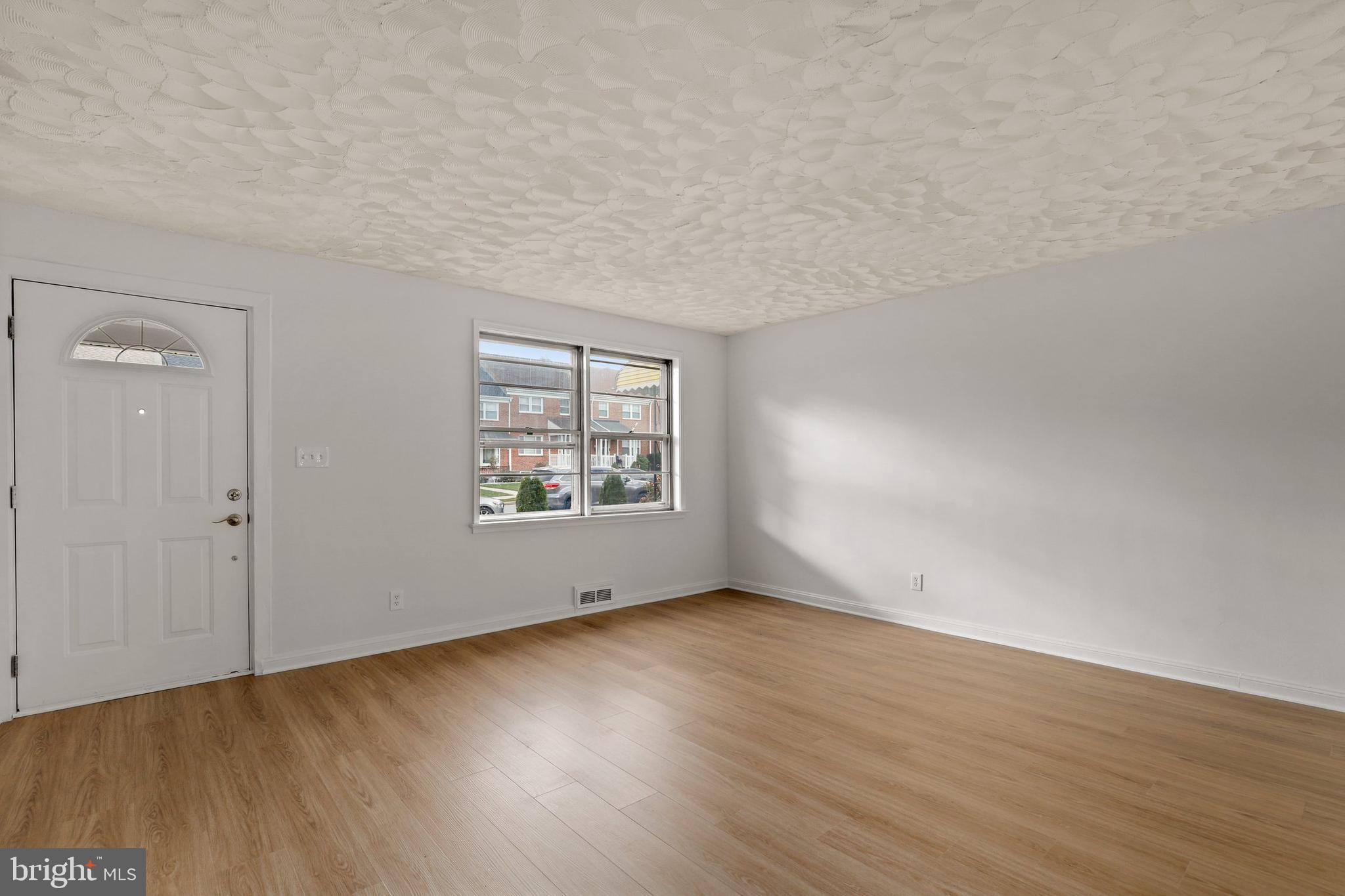 2010 Northbourne Road Baltimore, MD 21239 - Photo 3 of 32