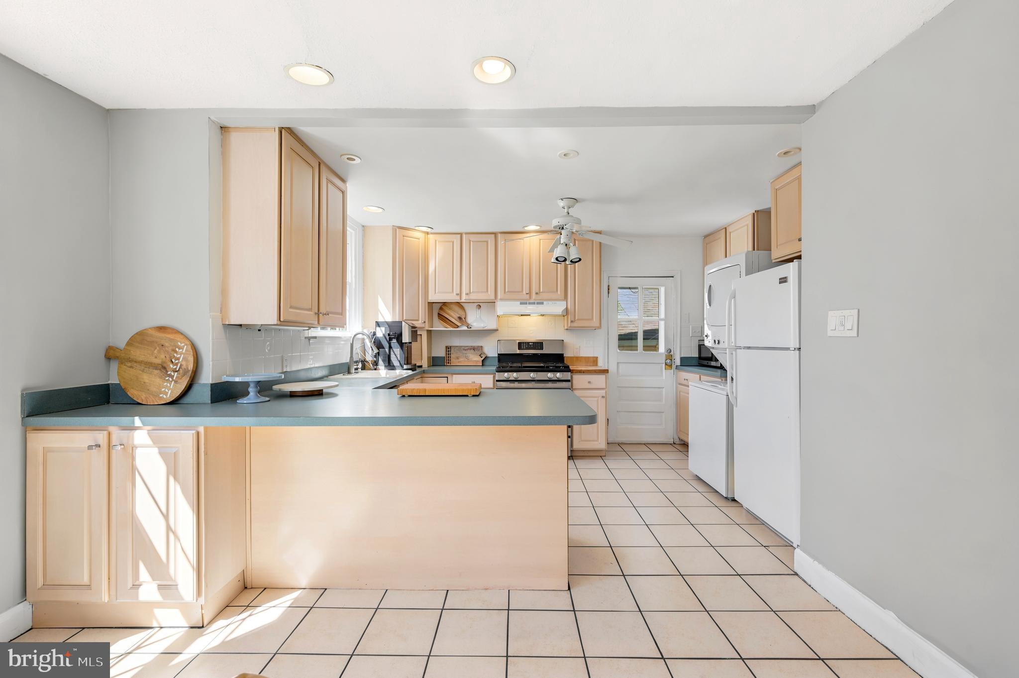 232 Henley Road Wynnewood, PA 19096 - Photo 12 of 25