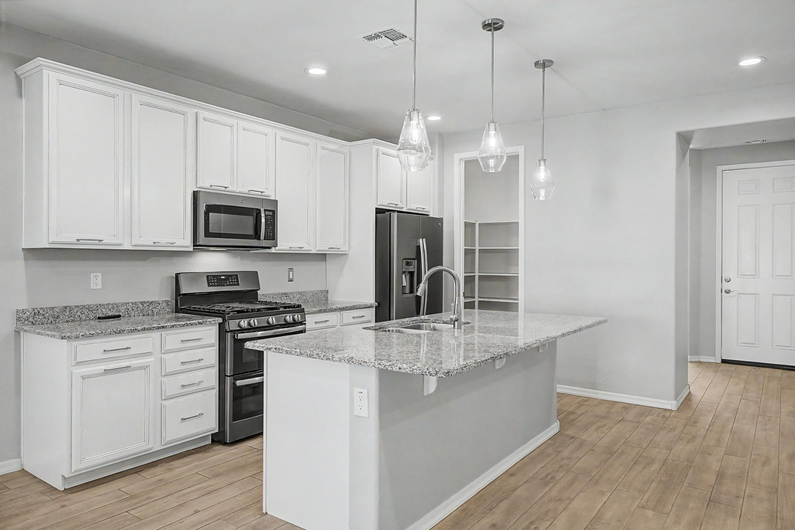 17534 West Hadley Street Goodyear, AZ 85338 - Photo 4 of 22 Photo #4