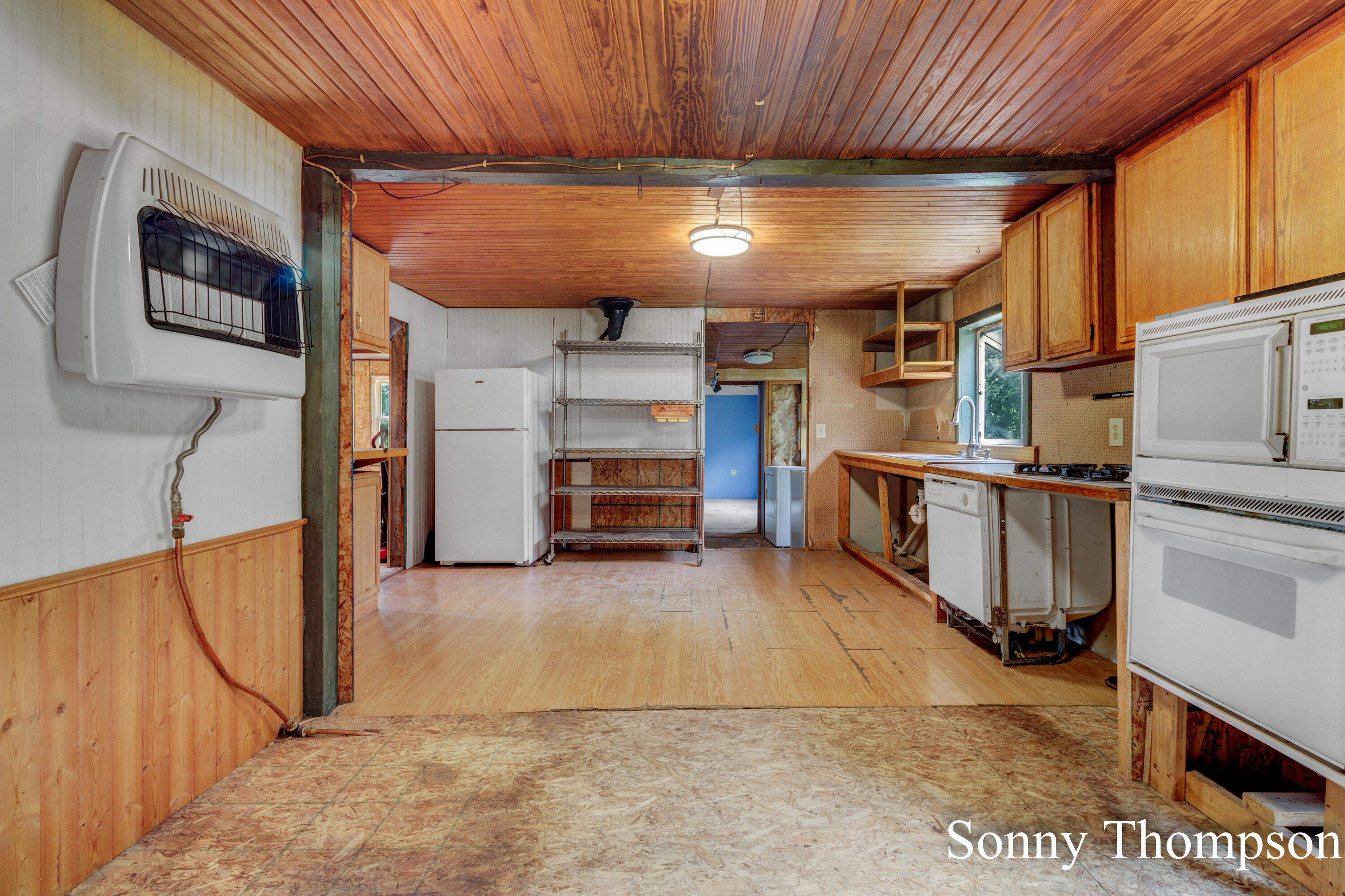 10151 Button Road Belding, MI 48809 - Photo 13 of 39 Kitchen