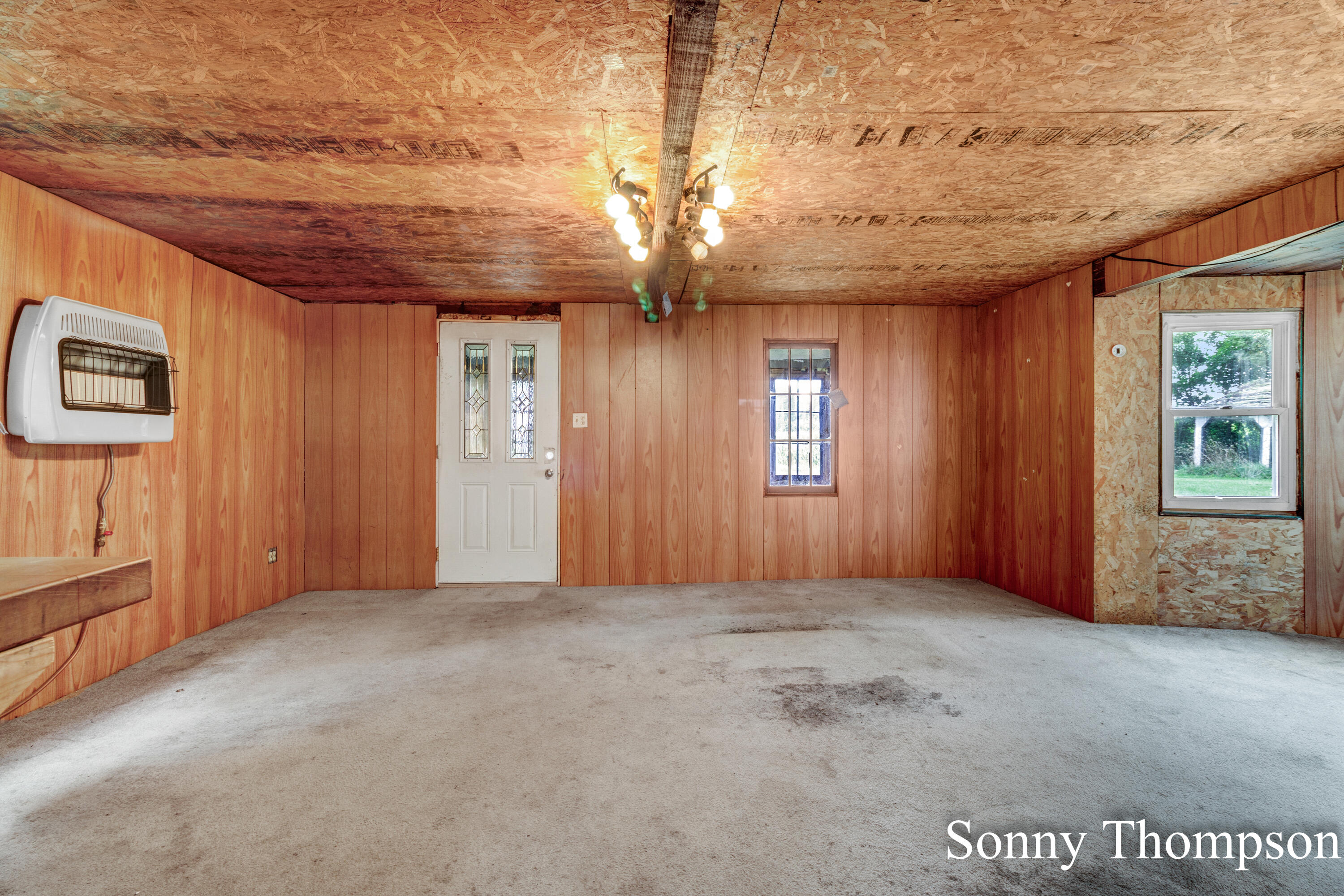 10151 Button Road Belding, MI 48809 - Photo 9 of 39 Living Room