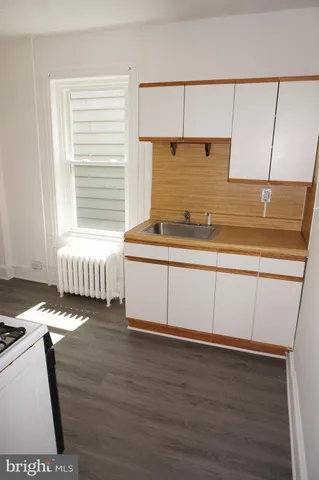 $1,900 | 727 Haws Avenue, Unit 2, Norristown, PA 19401