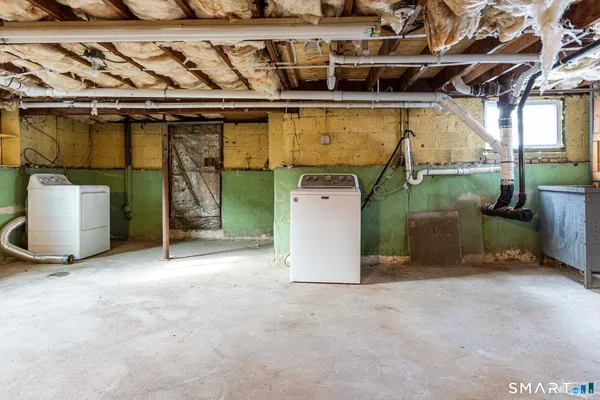 a view of a storage & utility room