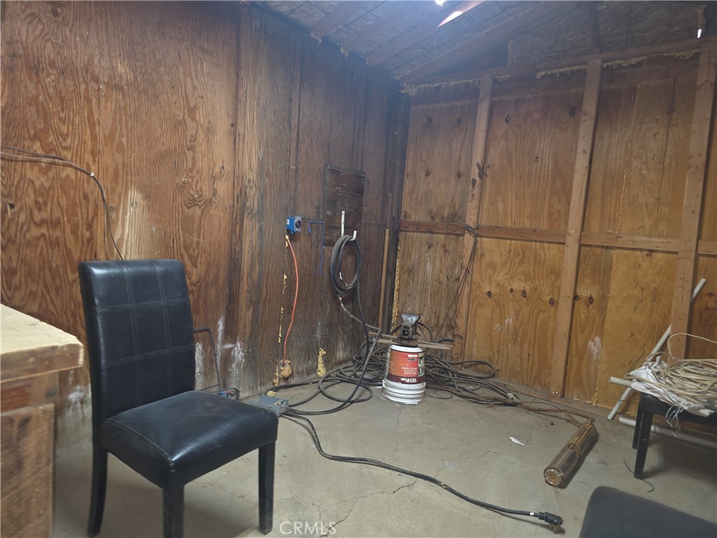 88020 Amboy Road Twentynine Palms, CA 92277 - Photo 7 of 10 a view of table and chair