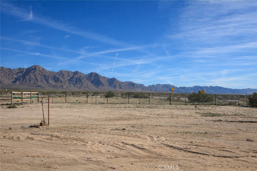 88020 Amboy Road Twentynine Palms, CA 92277 - Photo 8 of 10 a view of lake