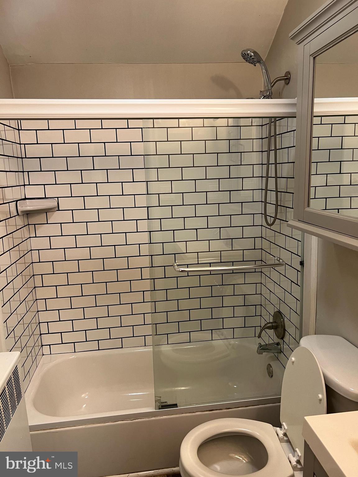3926 Colchester Road Baltimore, MD 21229 - Photo 11 of 13 Bathroom