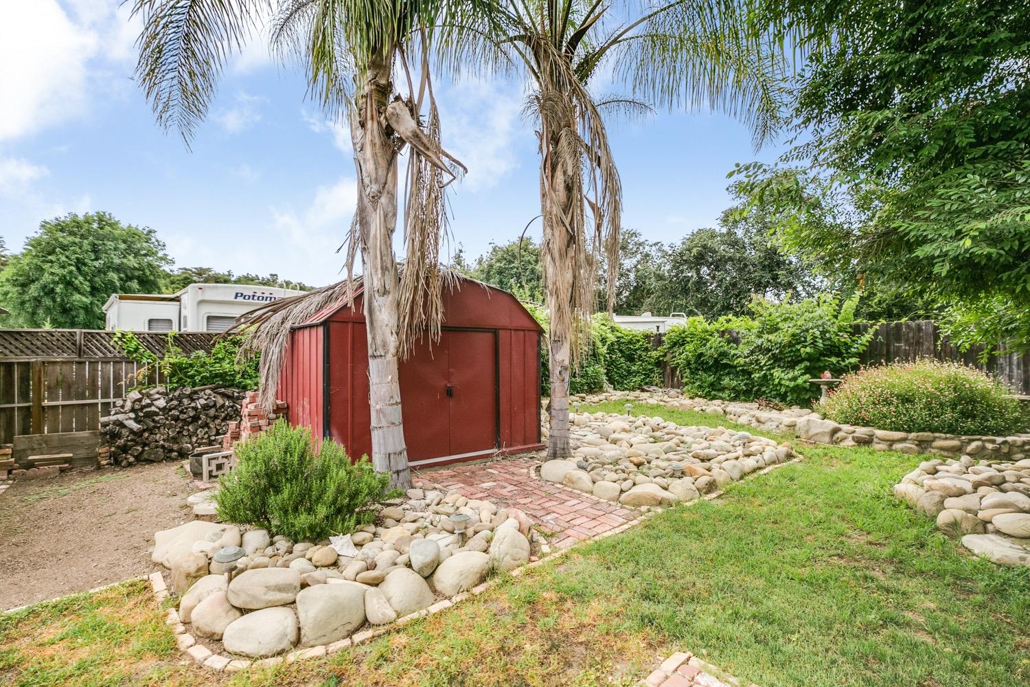 267 Burnham Road Oak View, CA 93022 - Photo 15 of 20 a view of a backyard of the house