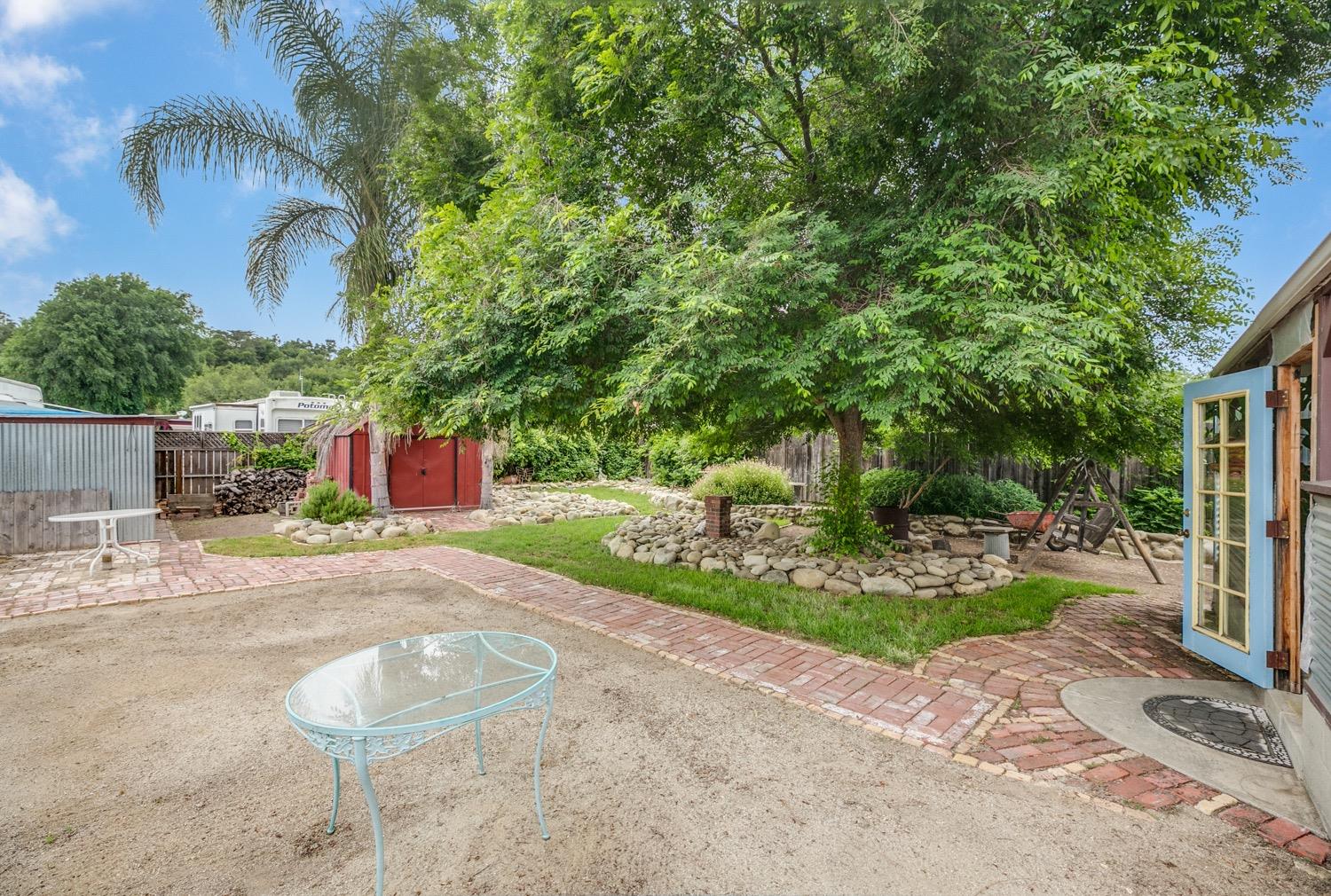 267 Burnham Road Oak View, CA 93022 - Photo 18 of 20 a view of a yard with plants and trees