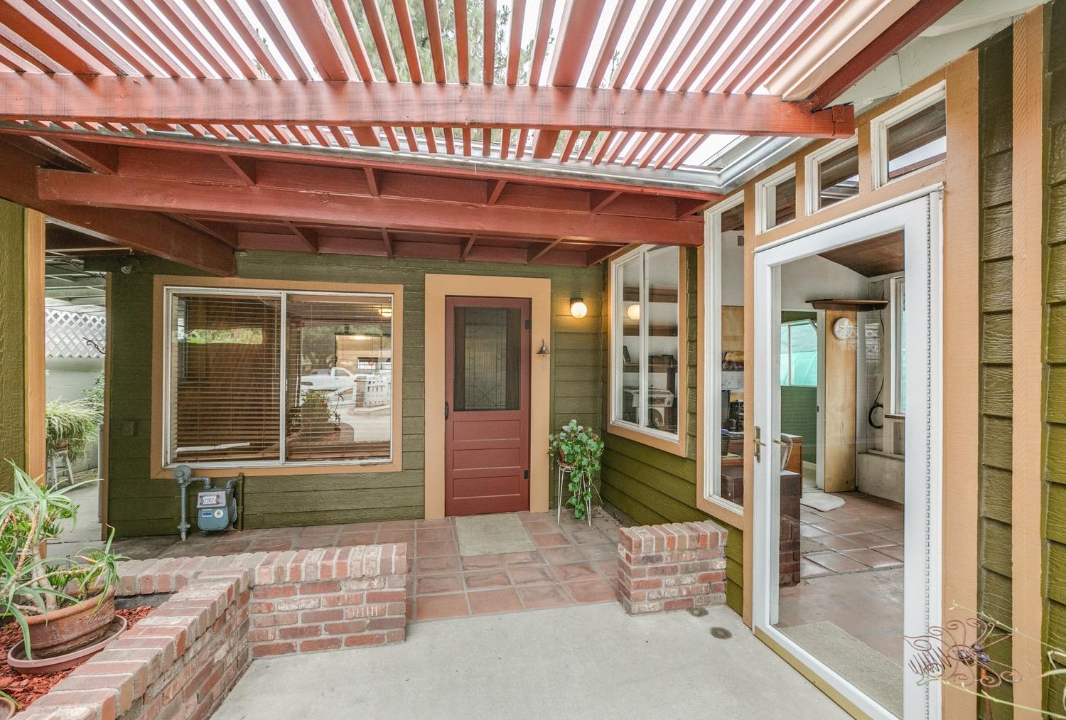 267 Burnham Road Oak View, CA 93022 - Photo 2 of 20 a front view of a building