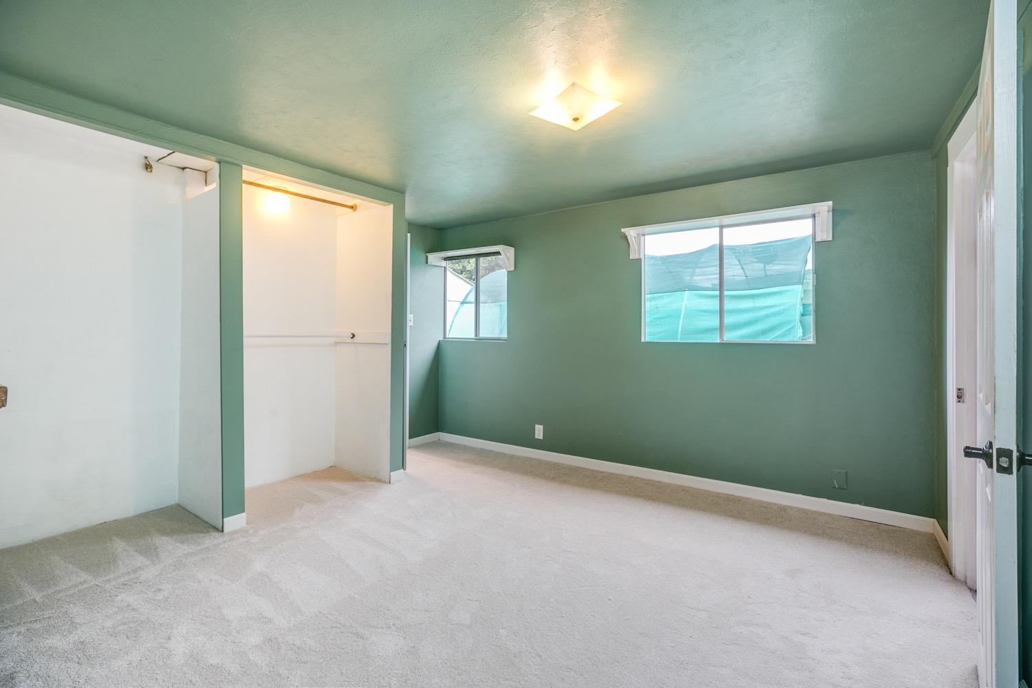 267 Burnham Road Oak View, CA 93022 - Photo 9 of 20 an empty room with windows