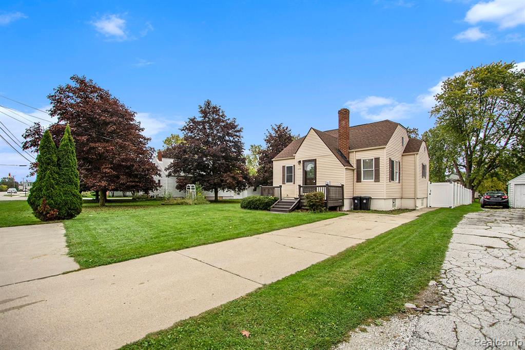 3895 Lapeer Road Port Huron, MI 48060 - Photo 4 of 29