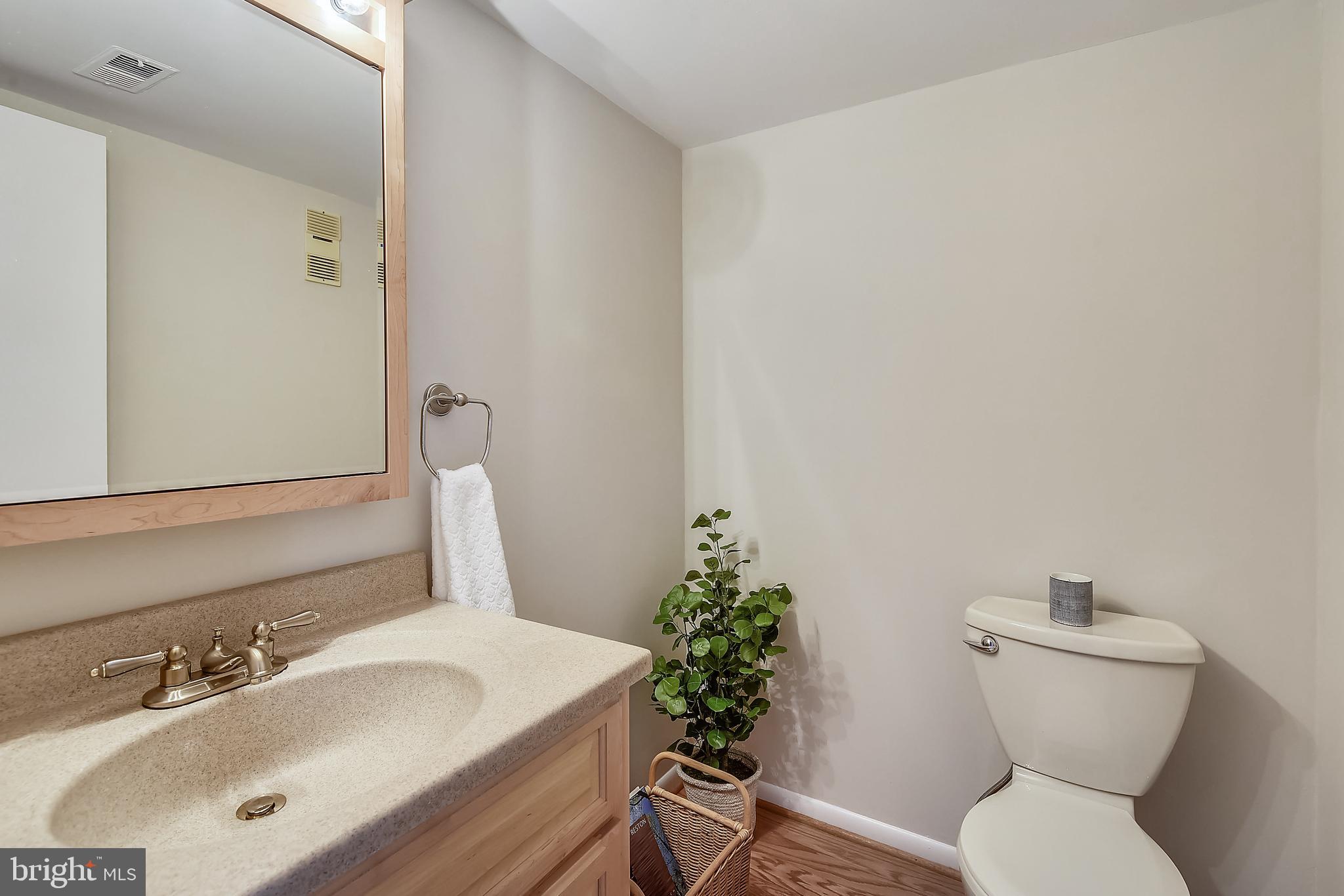 2001 Wethersfield Court Reston, VA 20191 - Photo 13 of 37 Gallery Image 13
