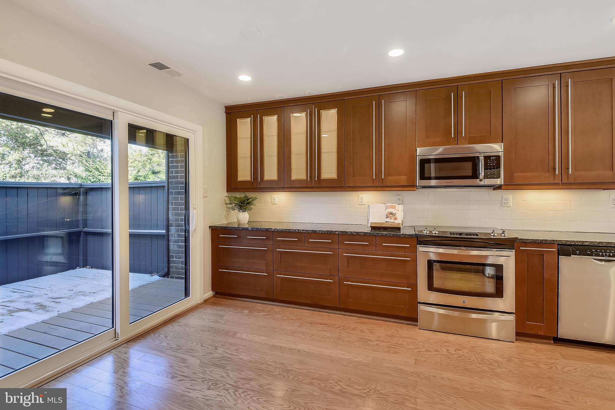 2001 Wethersfield Court Reston, VA 20191 - Photo 5 of 37 Gallery Image 5