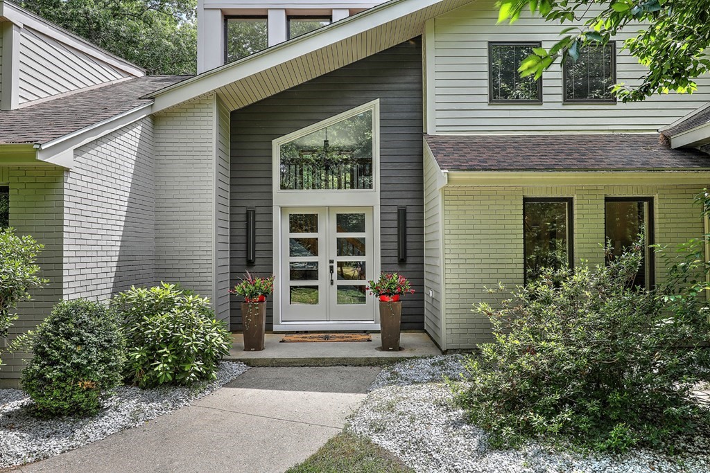 541 Wrentham Road Bellingham, MA 02019 - Photo 3 of 42 Gallery Image 3