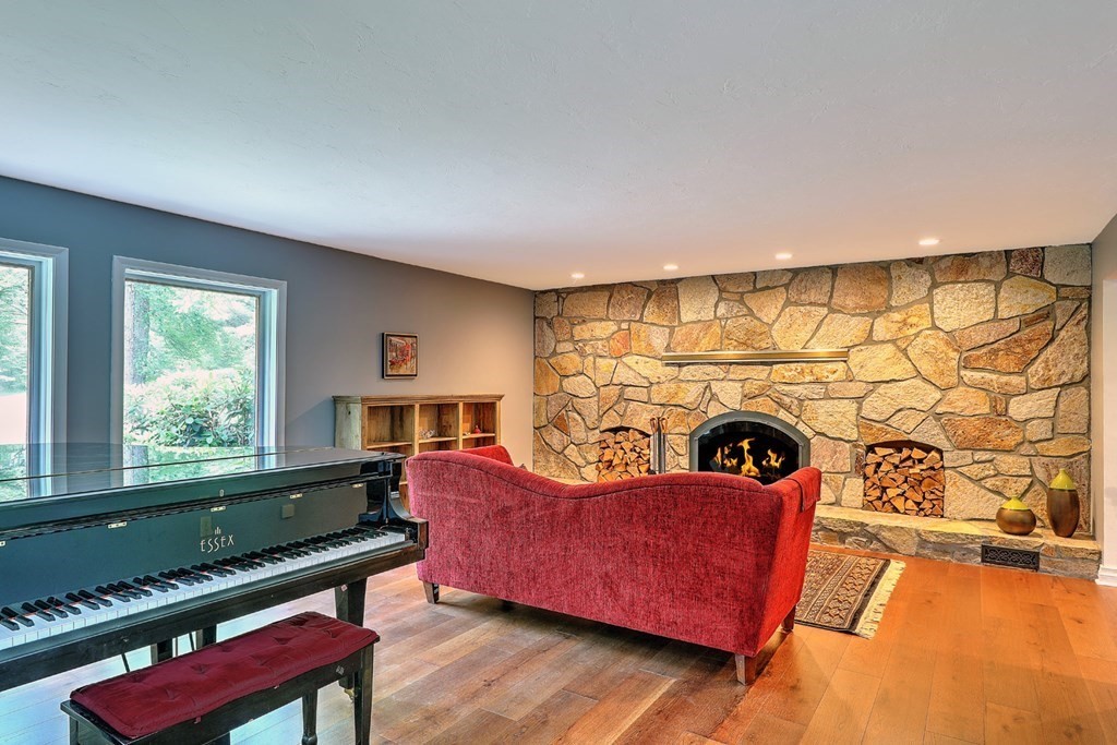 541 Wrentham Road Bellingham, MA 02019 - Photo 7 of 42 Gallery Image 7