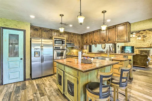 $2,499,900 | 3112 Sunset School Road, Sunset, TX 76270