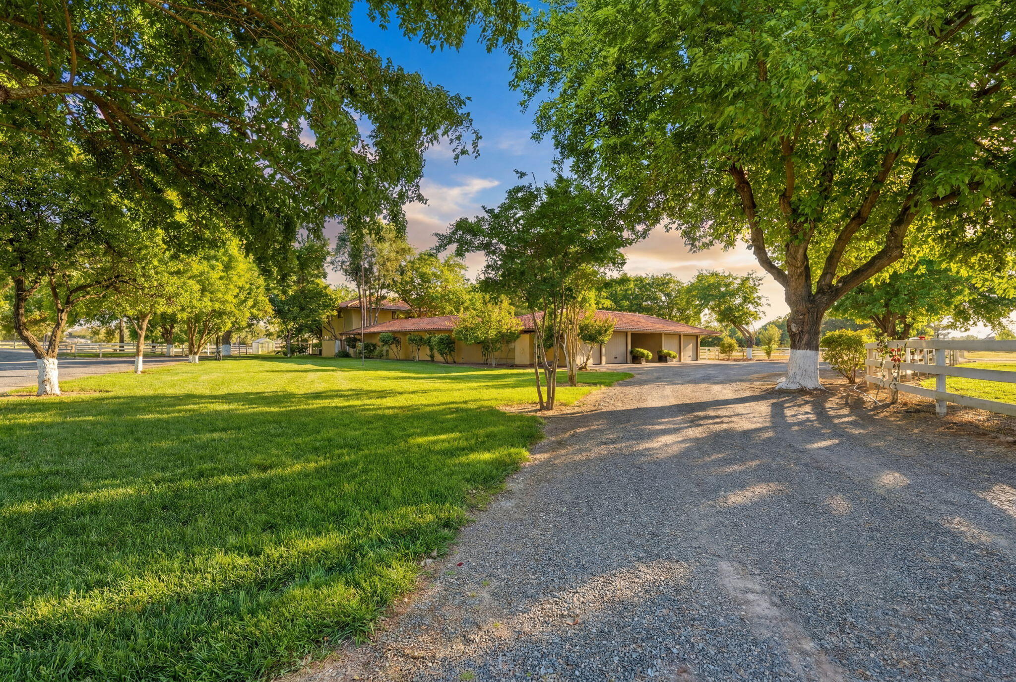 5521 Churn Creek Road Redding, CA 96002 - Photo 3 of 44 Driveway