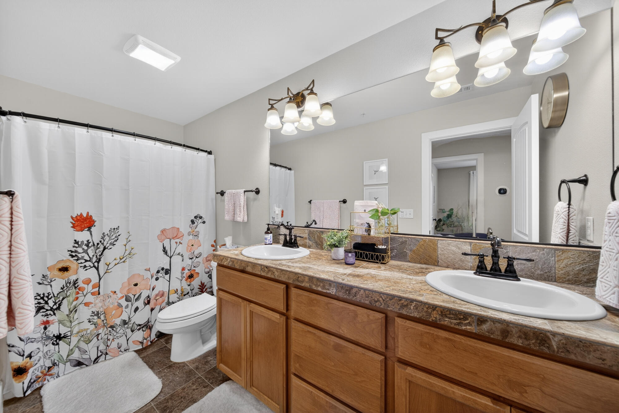 5556 Diamond Ridge Drive Redding, CA 96003 - Photo 23 of 39 5556 Diamond Ridge Drive-04