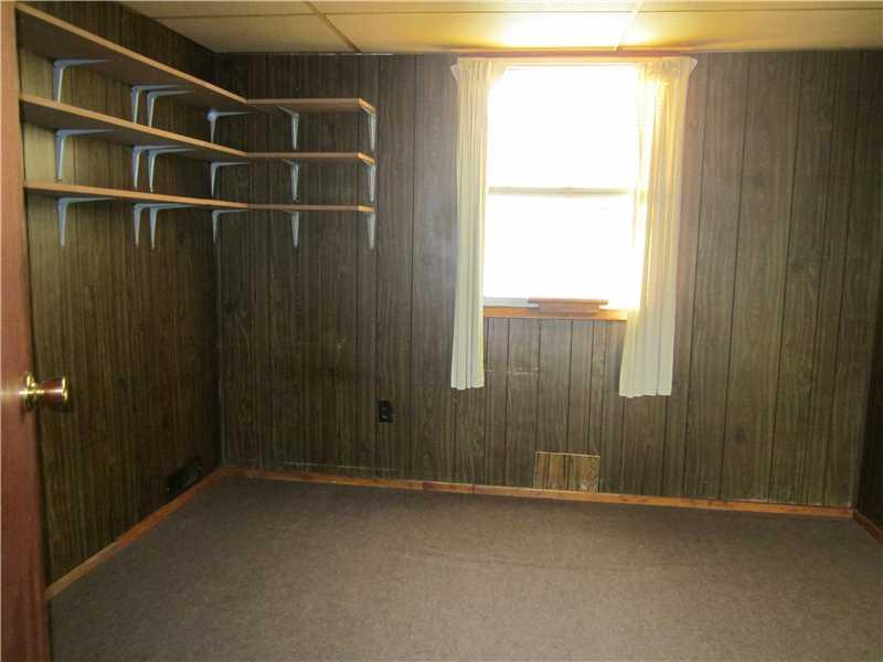 14 Burger Road Cheswick, PA 15024 - Photo 5 of 11 Den.