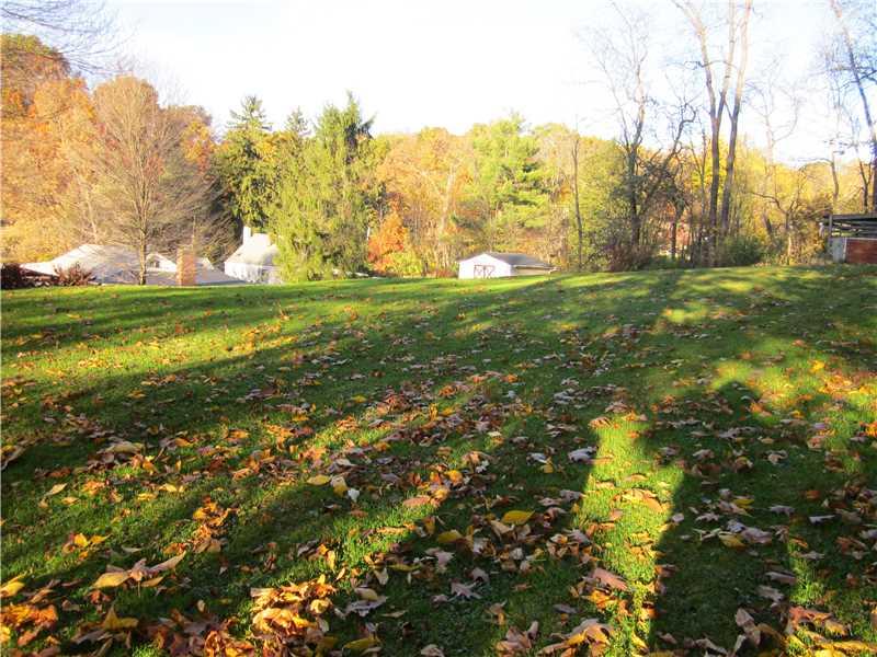 14 Burger Road Cheswick, PA 15024 - Photo 10 of 11 Exterior Back.