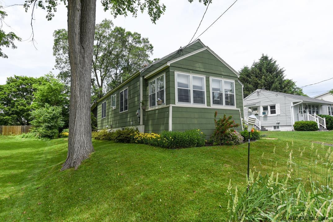 85 Hillcrest Road Colonie, NY 12110 - Photo 2 of 21 Photo 2