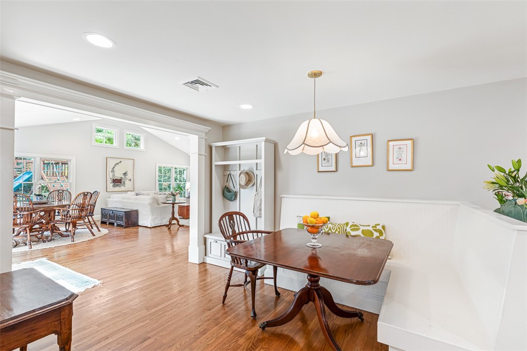 11 Harbour Road Barrington, RI 02806 - Photo 18 of 40 Casual eating area