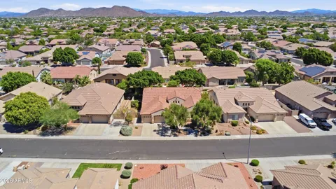 $670,000 | 8056 West Louise Drive, Peoria, AZ 85383