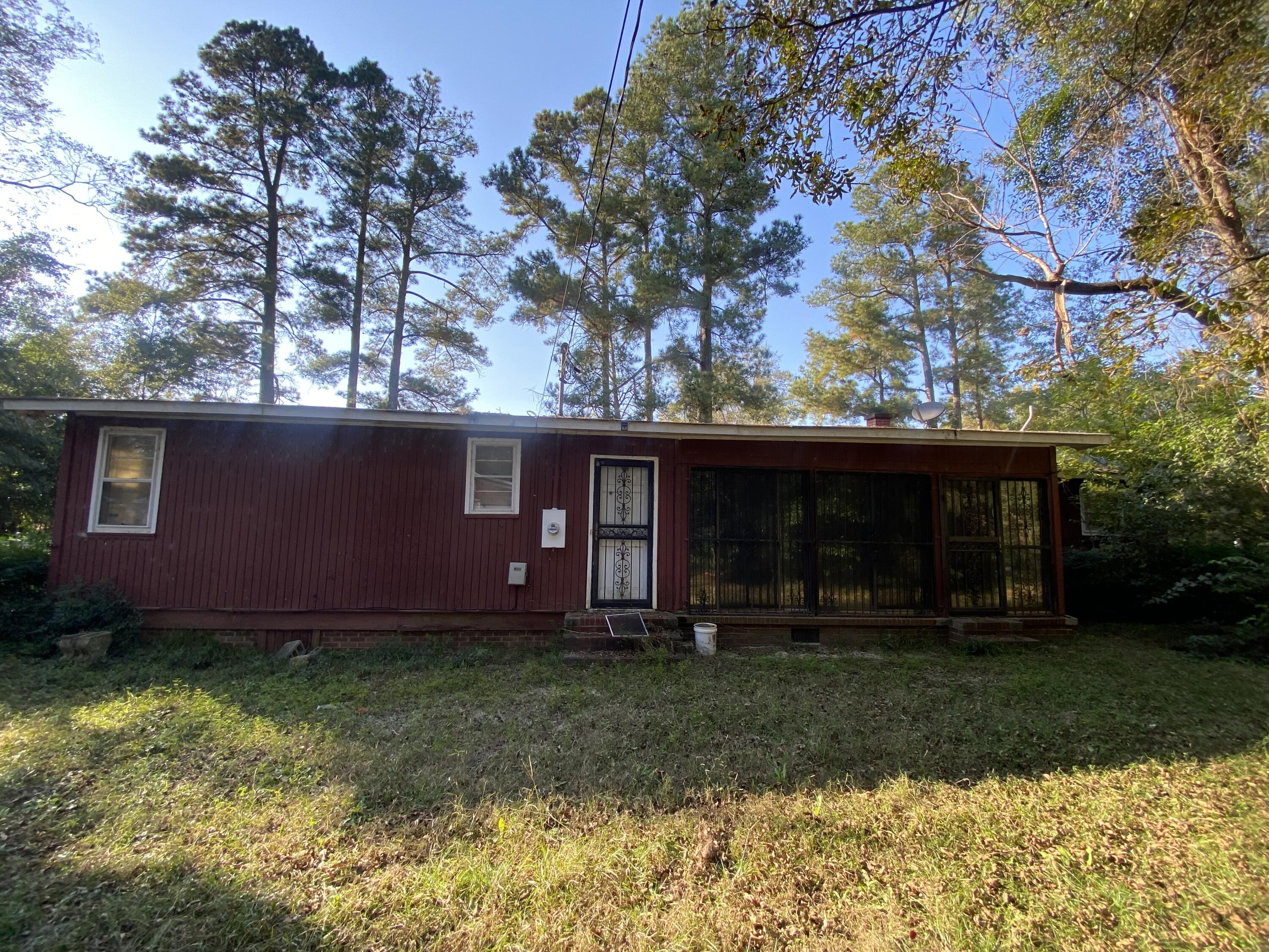 145 Amanda Circle Springfield, SC 29146 - Photo 2 of 5 Back of home