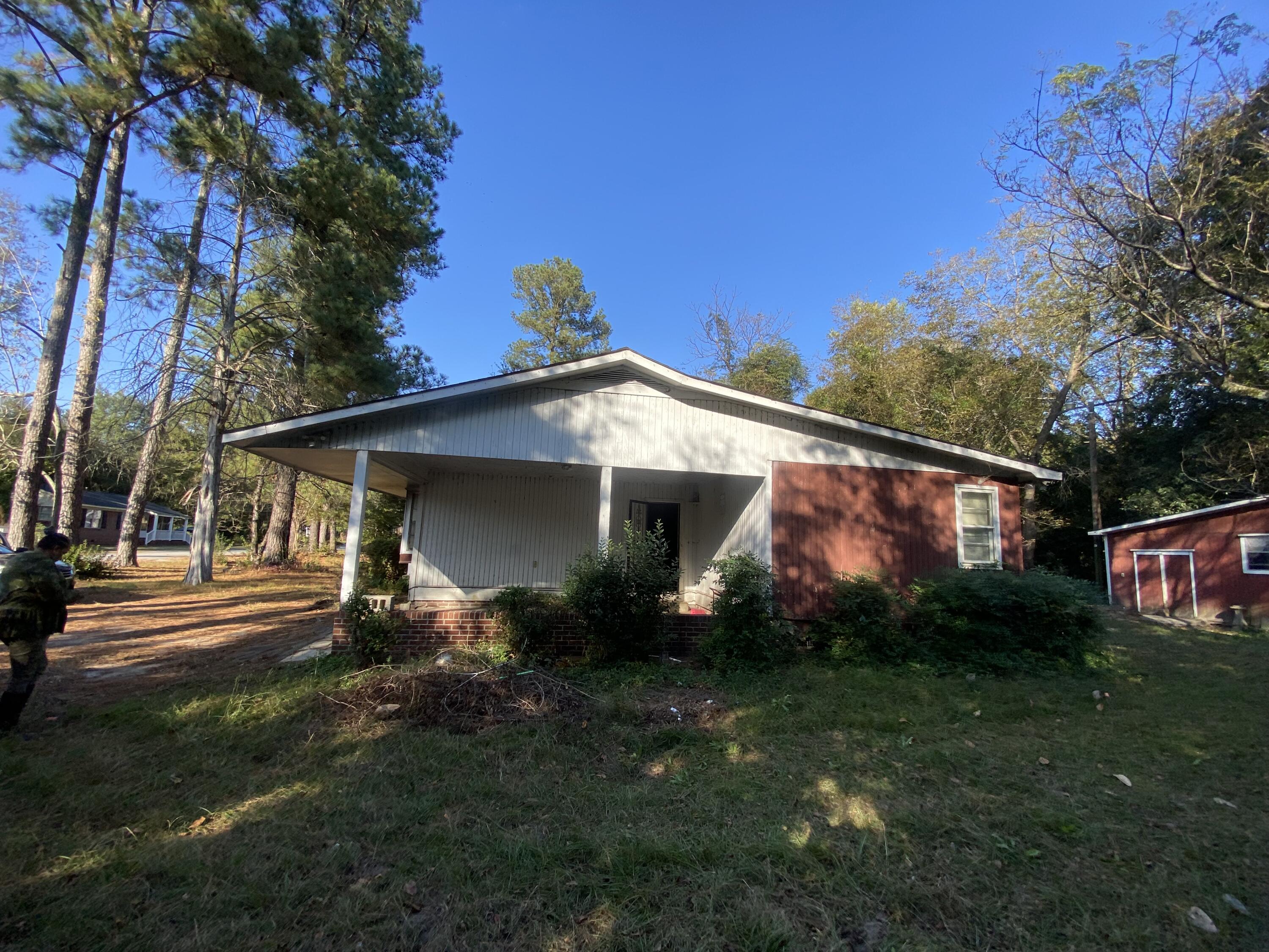 145 Amanda Circle Springfield, SC 29146 - Photo 3 of 5 Carport