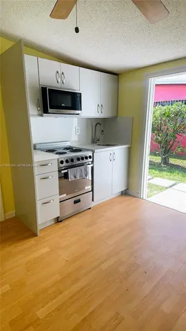 $1,400 | 3715 Northwest 194th Street, Miami Gardens, FL 33055