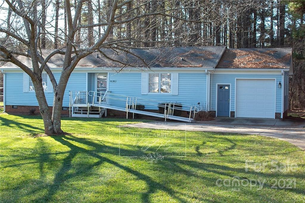 8800 Hambright Road Huntersville, NC 28078 - Photo 1 of 21 Gallery Image 1