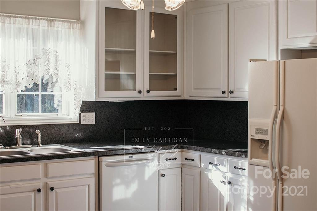 8800 Hambright Road Huntersville, NC 28078 - Photo 5 of 21 Gallery Image 5
