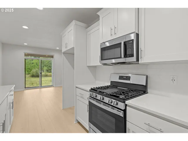 $824,960 | 17224 Southwest Wapato Is Drive, Sherwood, OR 97140