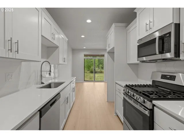 $824,960 | 17224 Southwest Wapato Is Drive, Sherwood, OR 97140