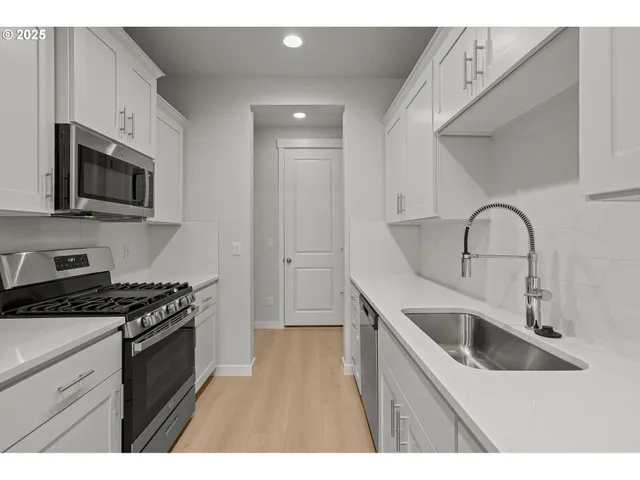 $824,960 | 17224 Southwest Wapato Is Drive, Sherwood, OR 97140