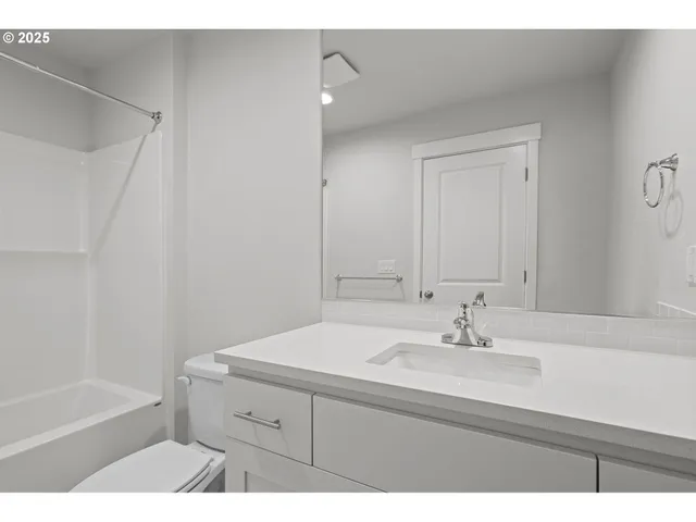 $824,960 | 17224 Southwest Wapato Is Drive, Sherwood, OR 97140